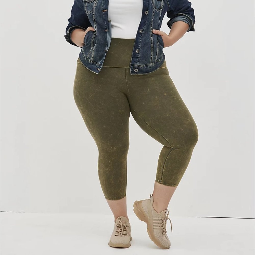 Torrid plus size leggings 5 5X 2 2X cropped foldover waist stretch pants green
